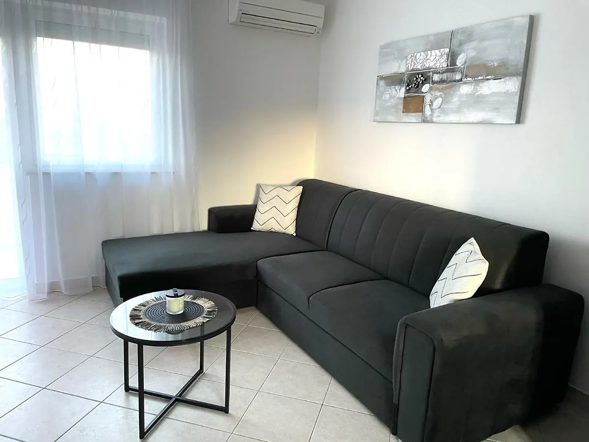 Apartments Elvira Krk Town 0*,